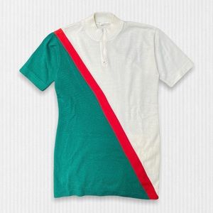 VTG Short Sleeve Sweater Quarter Zip Mock Neck Graphic Print Green and Red